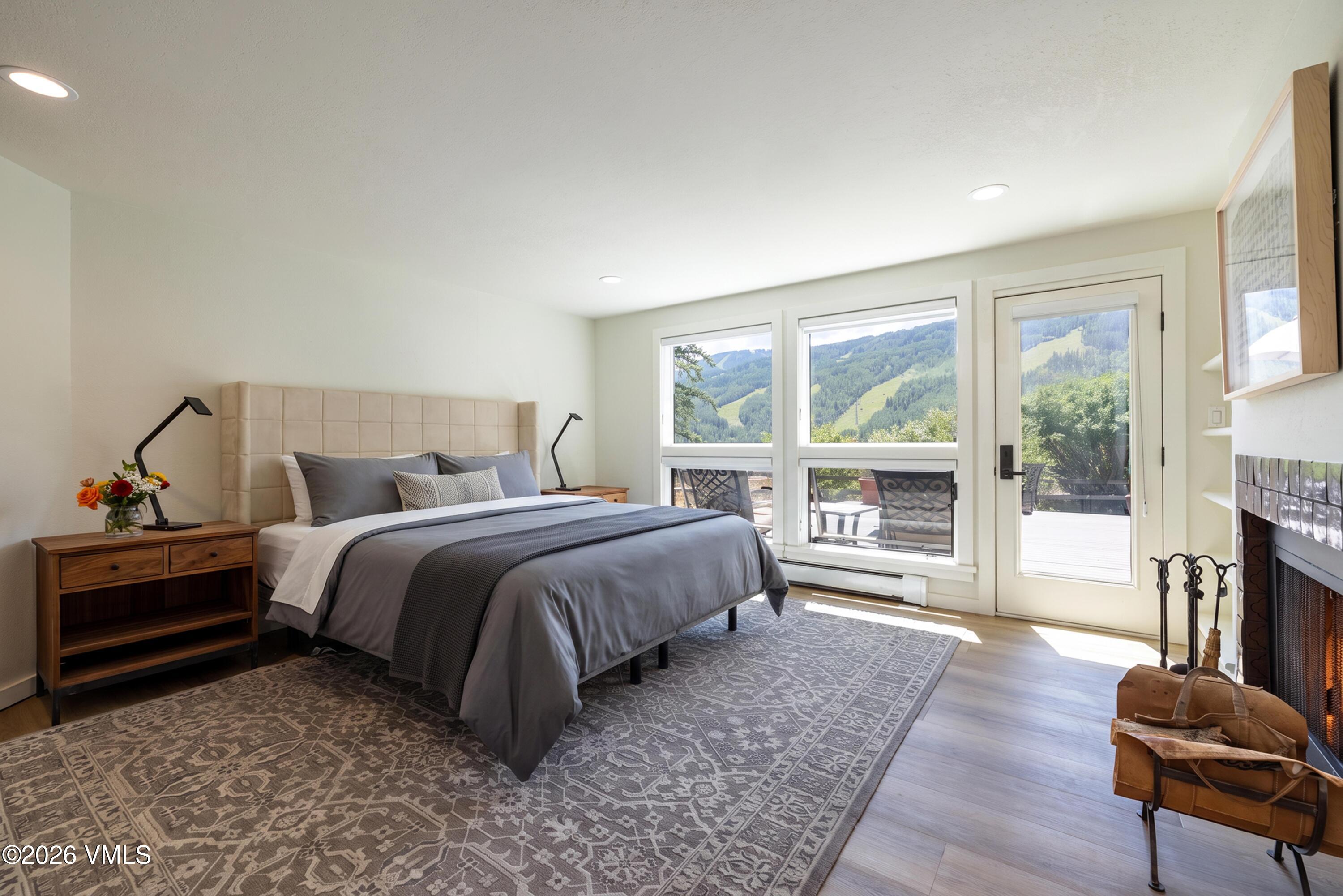 950 Red Sandstone Road, Unit 12 Vail, CO 81657 - Photo 6 of 21 2607_950_red_sandstone_rd_12_interior_pr