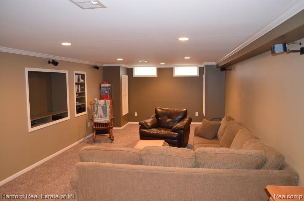 35872 Johnstown Road Farmington, MI 48335 - Photo 42 of 55 DSC_0140 (1024x678).jpg