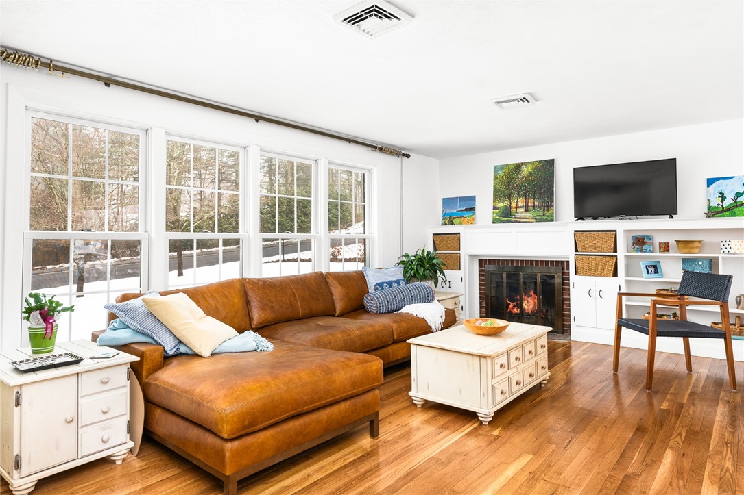 615 Middle Road East Greenwich, RI 02818 - Photo 2 of 25