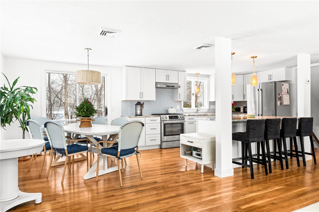 615 Middle Road East Greenwich, RI 02818 - Photo 5 of 25