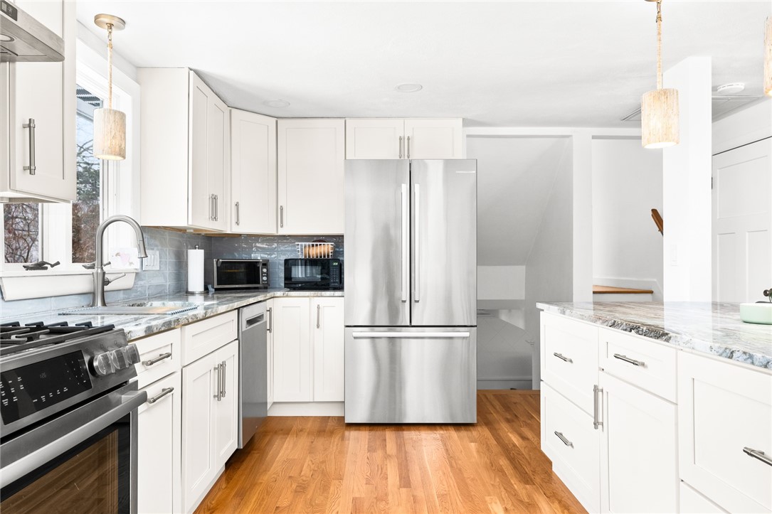 615 Middle Road East Greenwich, RI 02818 - Photo 7 of 25