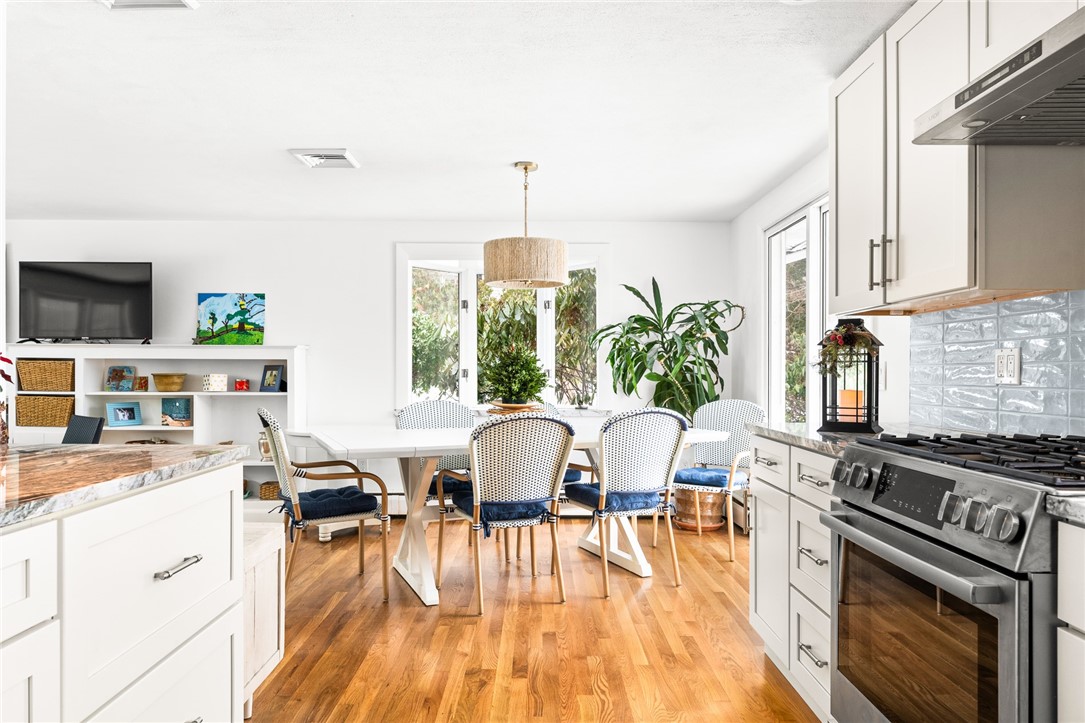 615 Middle Road East Greenwich, RI 02818 - Photo 8 of 25