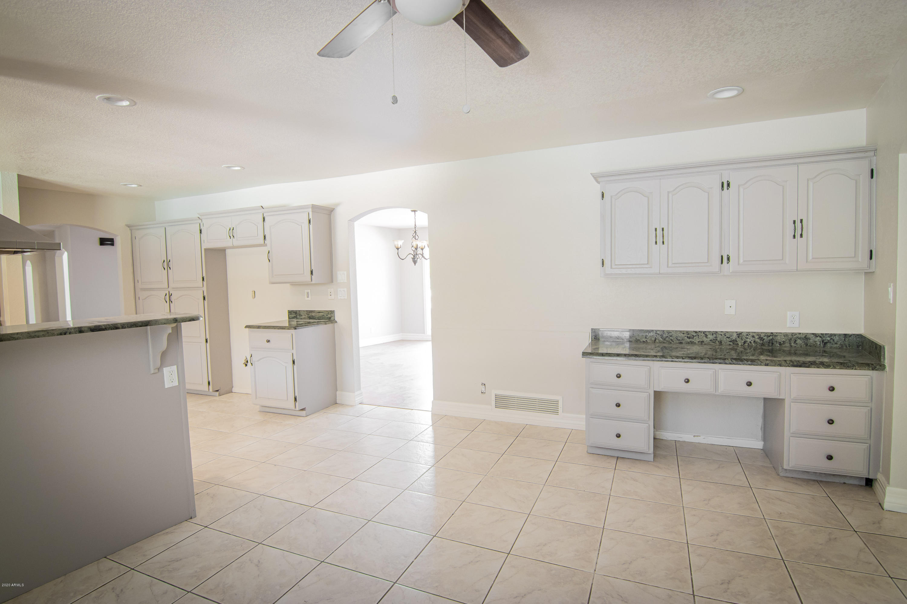 1129 South Lyn Rae Square Mesa, AZ 85204 - Photo 11 of 51 Breakfast Room