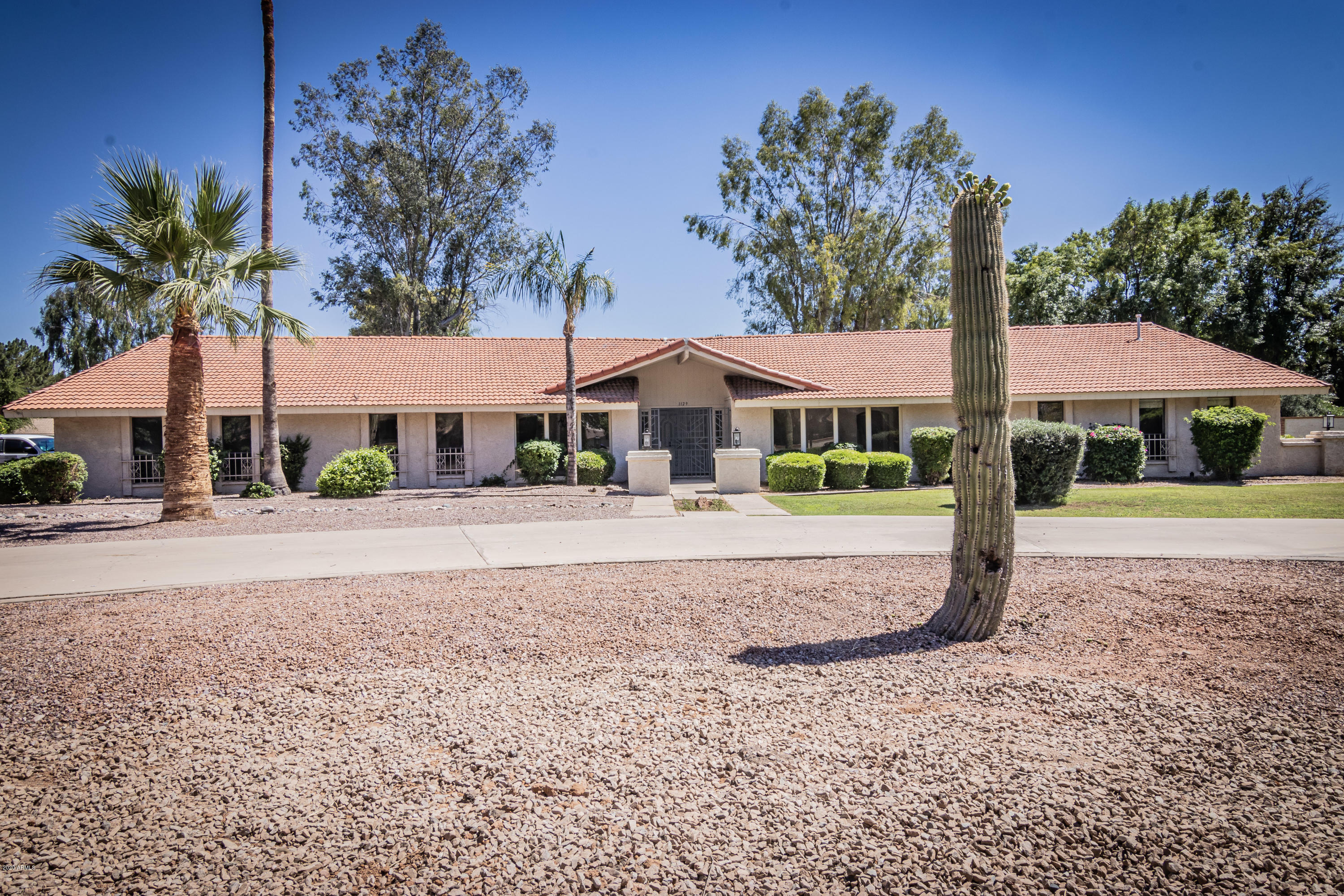 1129 South Lyn Rae Square Mesa, AZ 85204 - Photo 2 of 51 32-IMG_3607