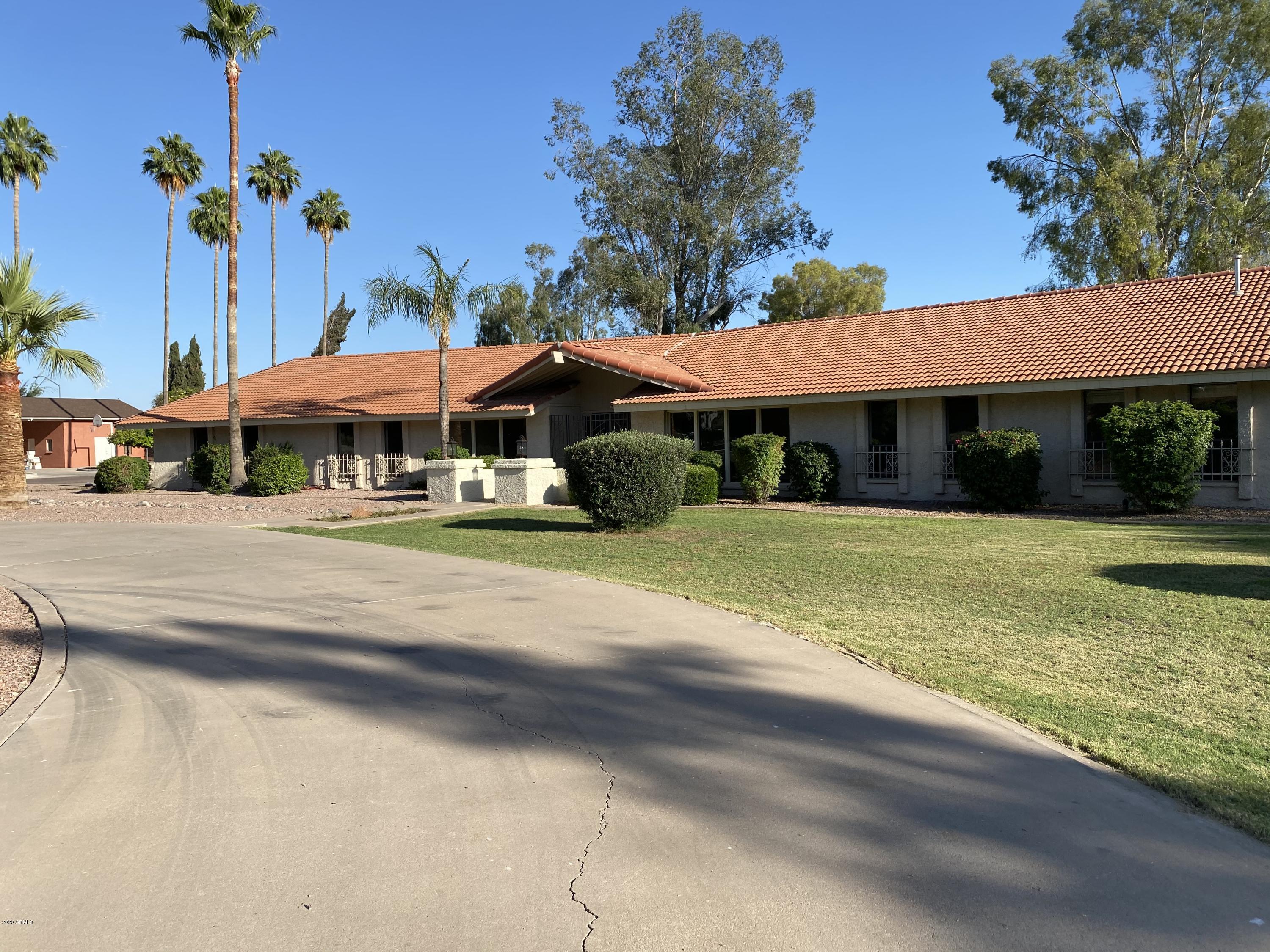 1129 South Lyn Rae Square Mesa, AZ 85204 - Photo 3 of 51 Exterior 1129 S. Lyn Rae Square