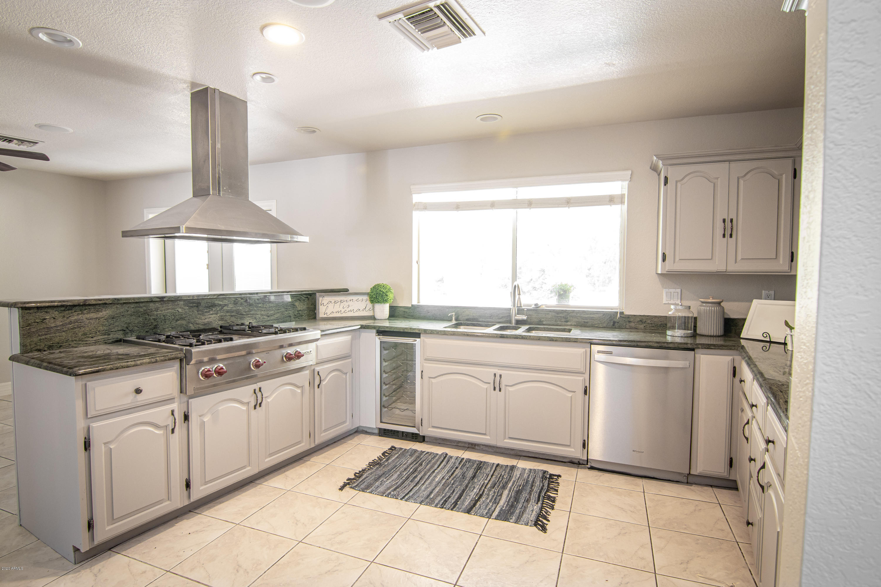 1129 South Lyn Rae Square Mesa, AZ 85204 - Photo 8 of 51 Kitchen
