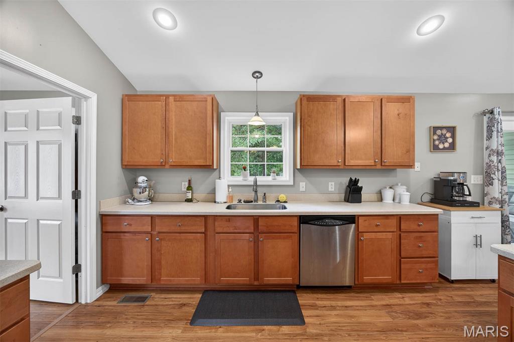 588 Deerfield Road Walnut Hill, IL 62893 - Photo 14 of 46