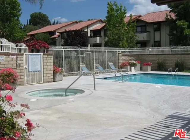 $418,888 | 18143 West Sundowner Way, Unit 962, Canyon Country, CA 91387