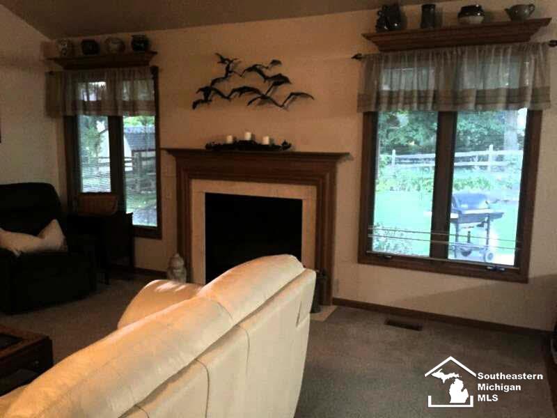 6772 Hartland Road Temperance, MI 48182 - Photo 4 of 22