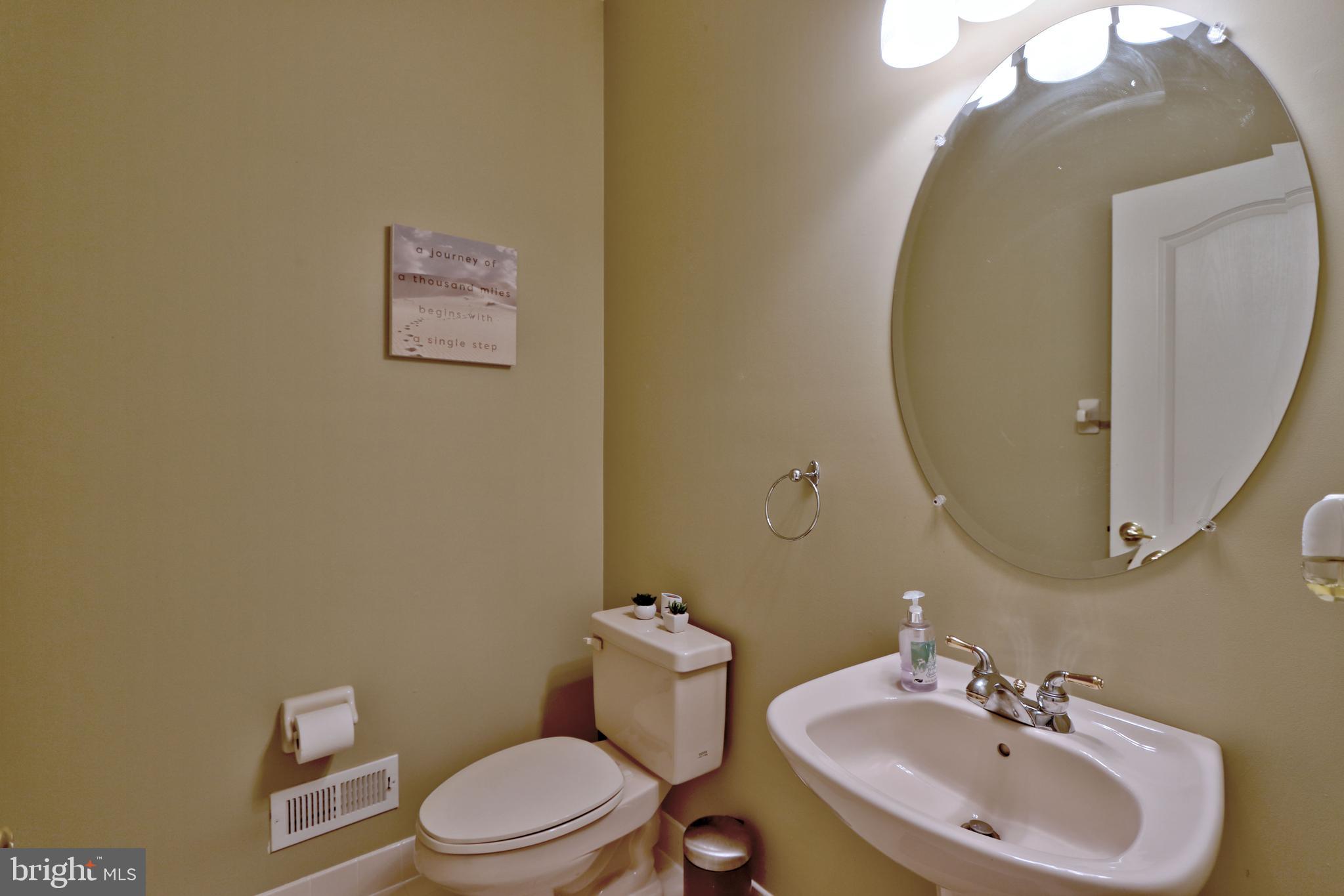 23 Kyle Court Mount Laurel, NJ 08054 - Photo 26 of 57 Powder Room off the Hall!