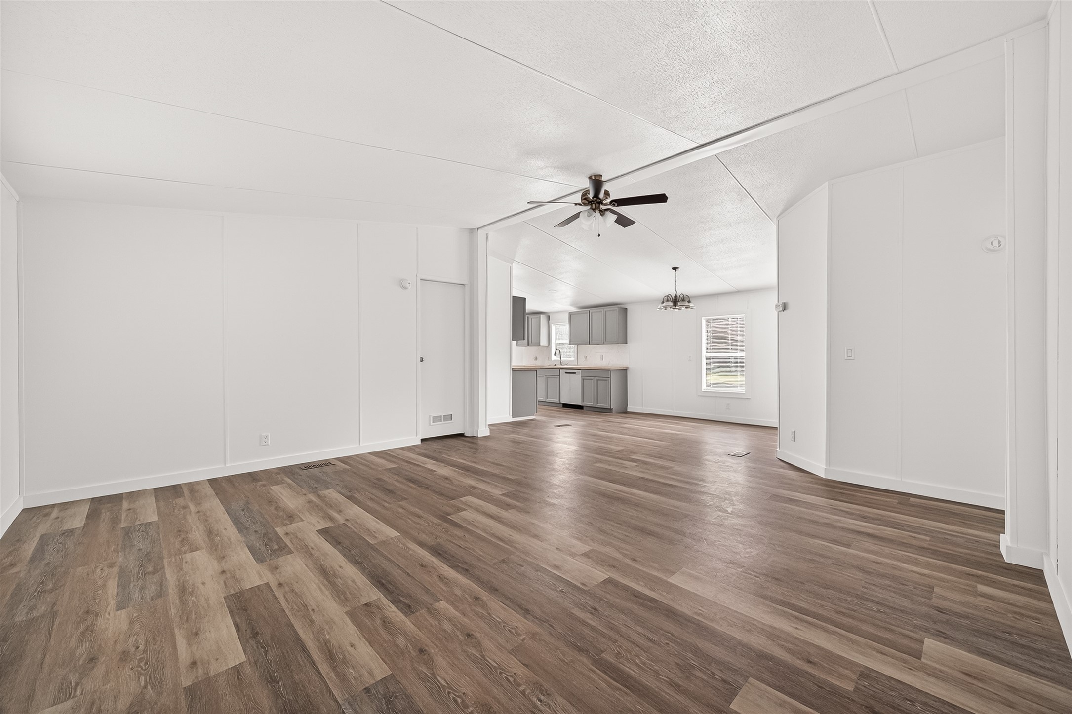 6018 Barney Lane Rosharon, TX 77583 - Photo 8 of 38