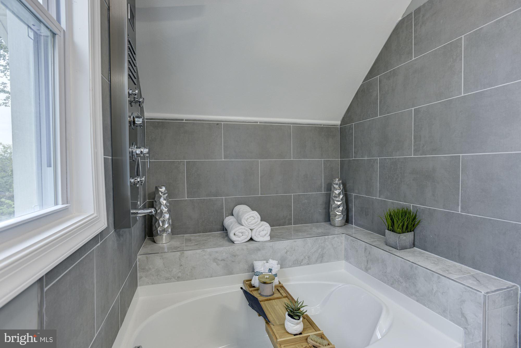 2702 Goodwood Road Baltimore, MD 21214 - Photo 28 of 40 Bath