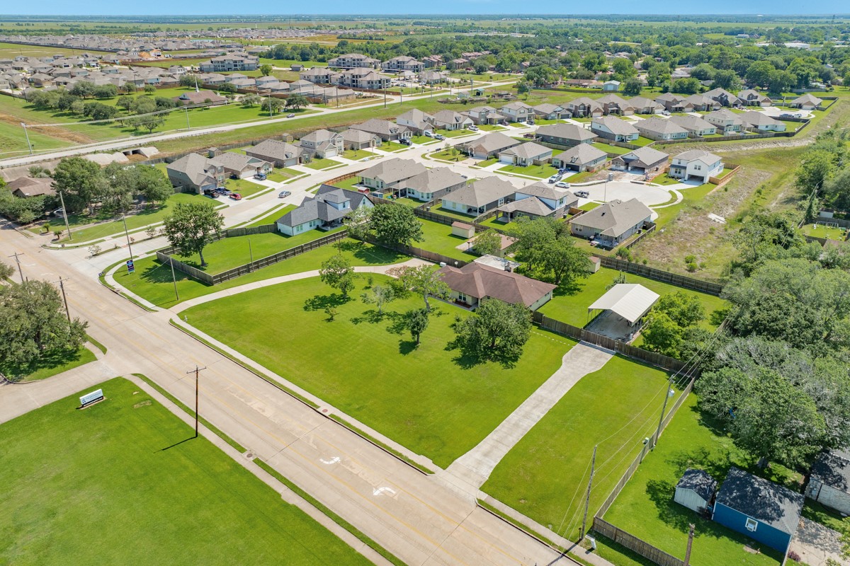 1412 Buchta Road Angleton, TX 77515 - Photo 4 of 48