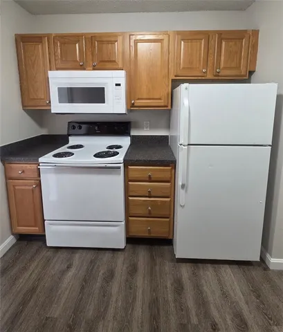 $1,950 | 3 Admiralty Drive, Unit 310, Middletown, RI 02842