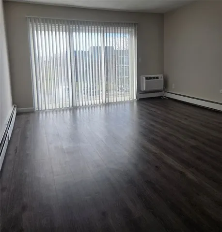 $1,950 | 3 Admiralty Drive, Unit 310, Middletown, RI 02842