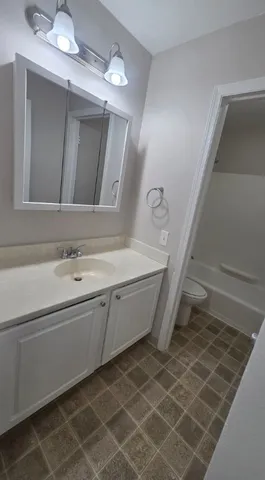 $1,950 | 3 Admiralty Drive, Unit 310, Middletown, RI 02842