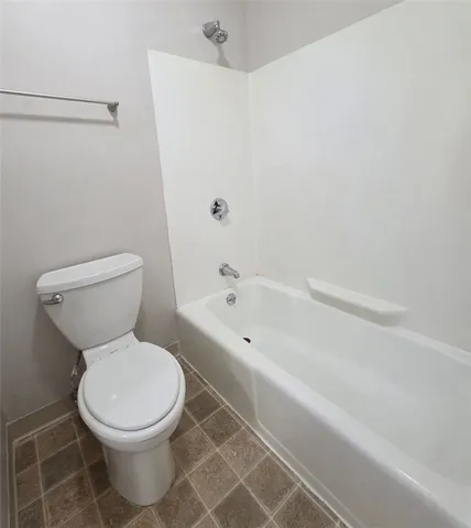 $1,950 | 3 Admiralty Drive, Unit 310, Middletown, RI 02842