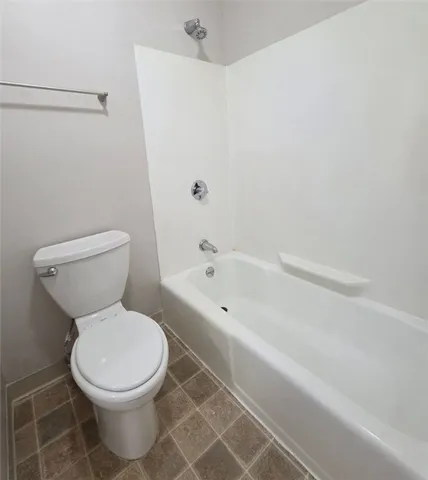 $1,950 | 3 Admiralty Drive, Unit 310, Middletown, RI 02842