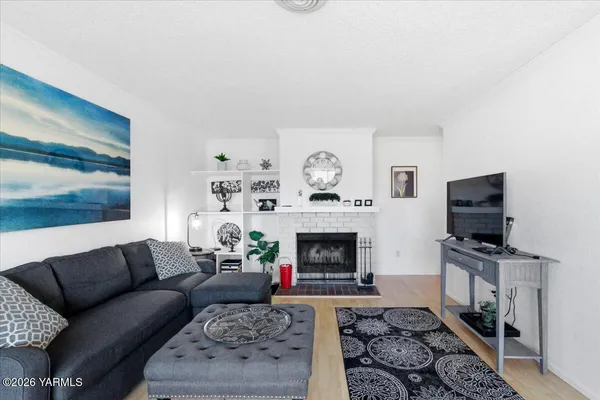$225,000 | 701 South 38th Avenue, Unit 11, Yakima, WA 98902