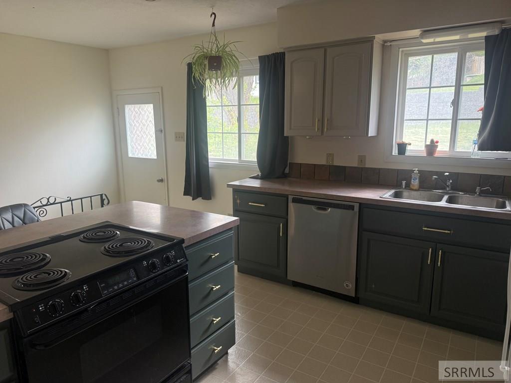 1397 Jane Street Pocatello, ID 83201 - Photo 11 of 40