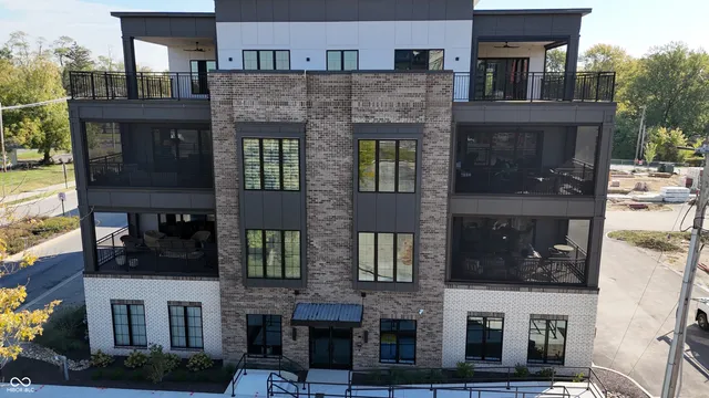 $1,008,128 | 716 Pawnee Road, Unit 210, Carmel, IN 46032