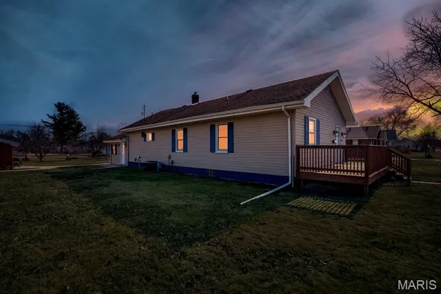$195,000 | 713 North Macoupin Street, Gillespie, IL 62033