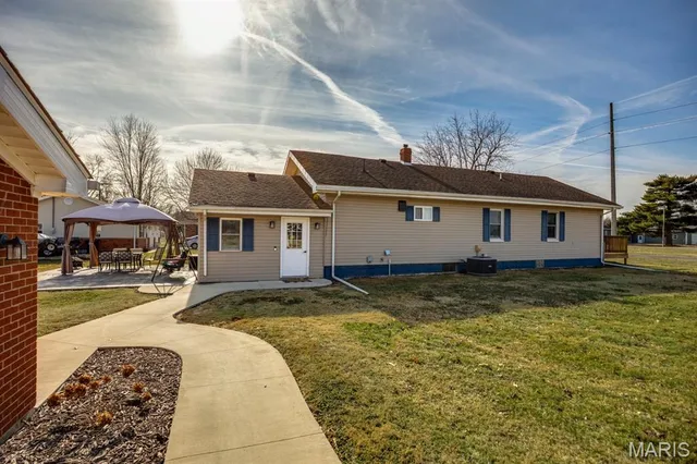 $195,000 | 713 North Macoupin Street, Gillespie, IL 62033