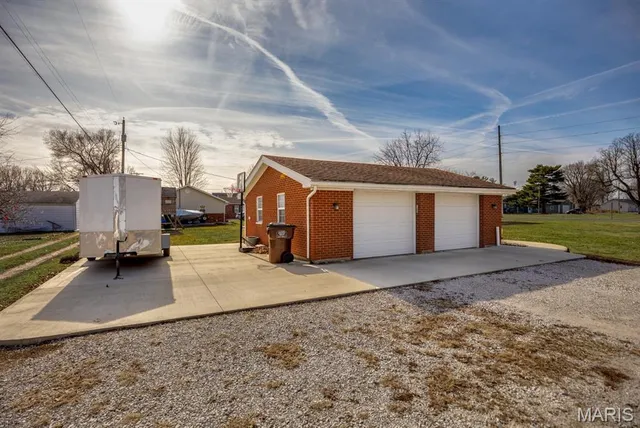 $195,000 | 713 North Macoupin Street, Gillespie, IL 62033
