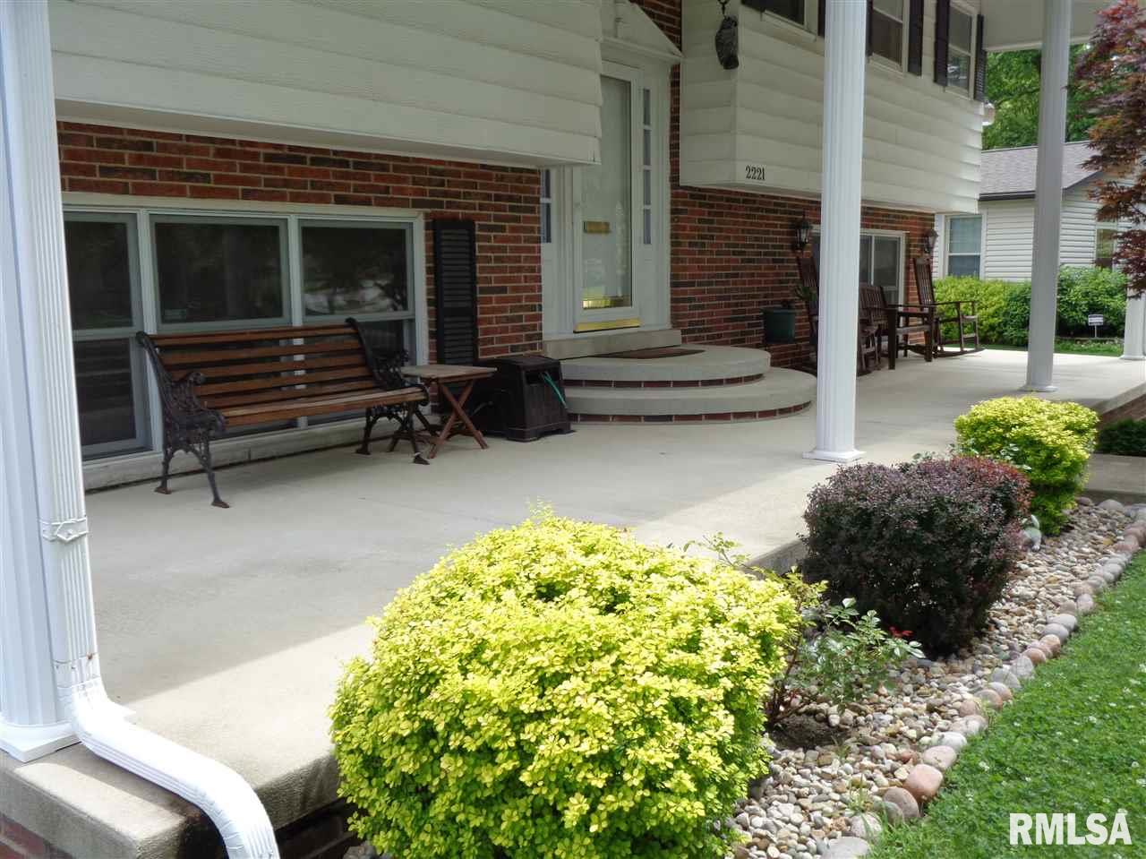 2221 Kaskaskia Drive Springfield, IL 62702 - Photo 5 of 36