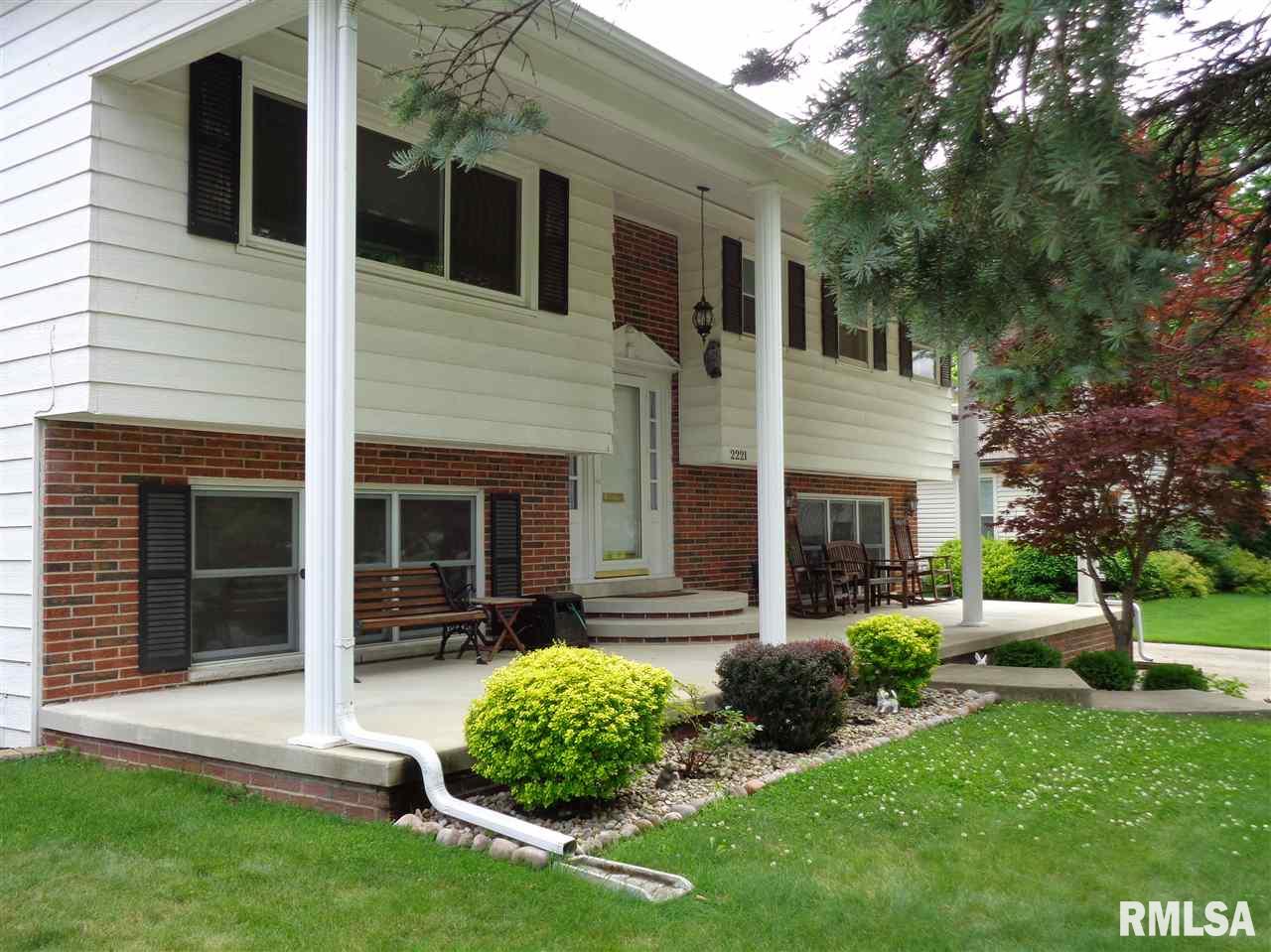 2221 Kaskaskia Drive Springfield, IL 62702 - Photo 7 of 36