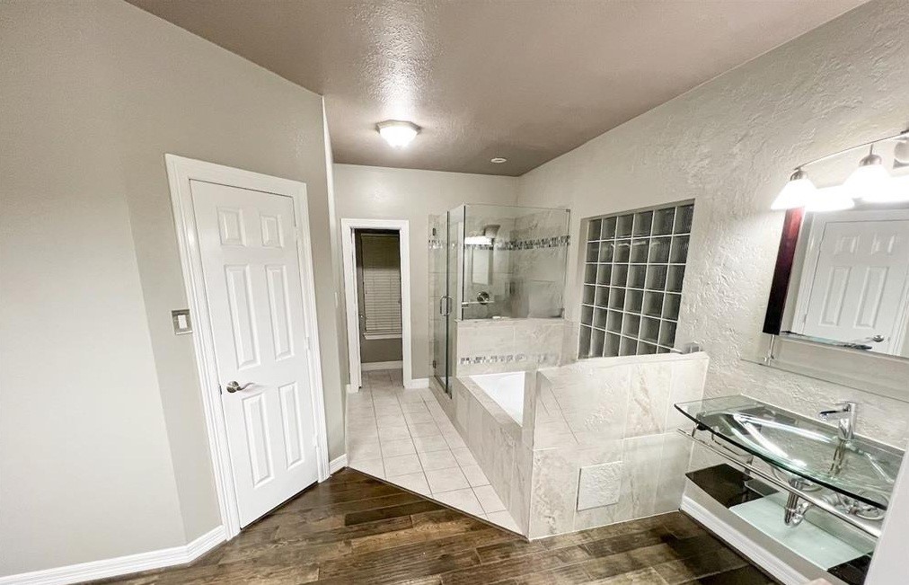 16522 Champions Cove Circle Spring, TX 77379 - Photo 20 of 30 a living room with furniture and a window