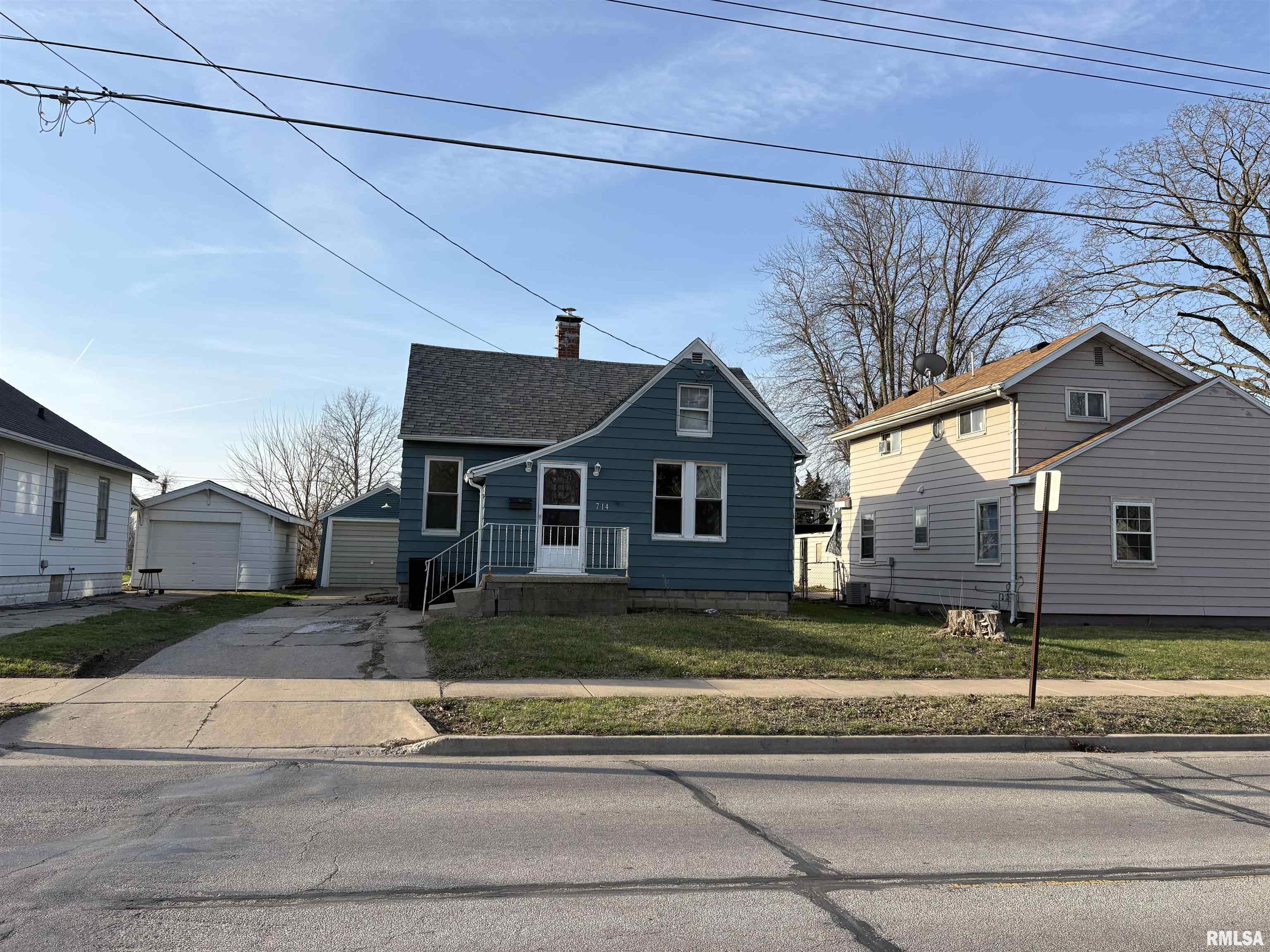 714 East Ash Street Canton, IL 61520 - Photo 1 of 40