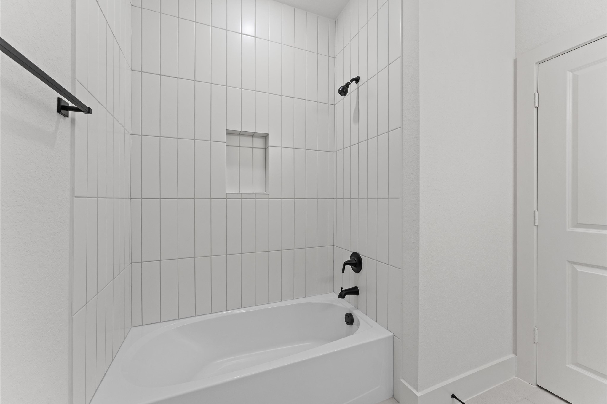 8218 Sherman Pk Trail Spring, TX 77389 - Photo 24 of 28 a bathroom with a bathtub