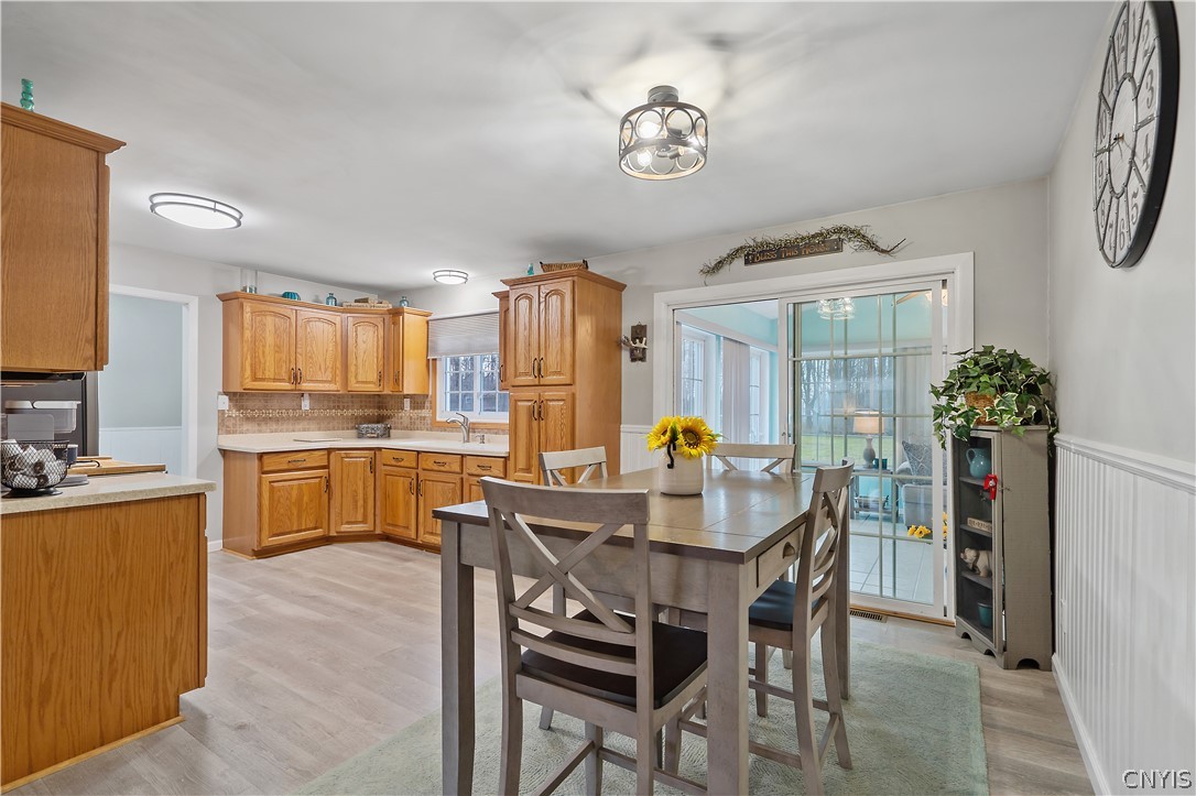 3123 County Rte 57 Volney, NY 13126 - Photo 12 of 44 Eat-in space