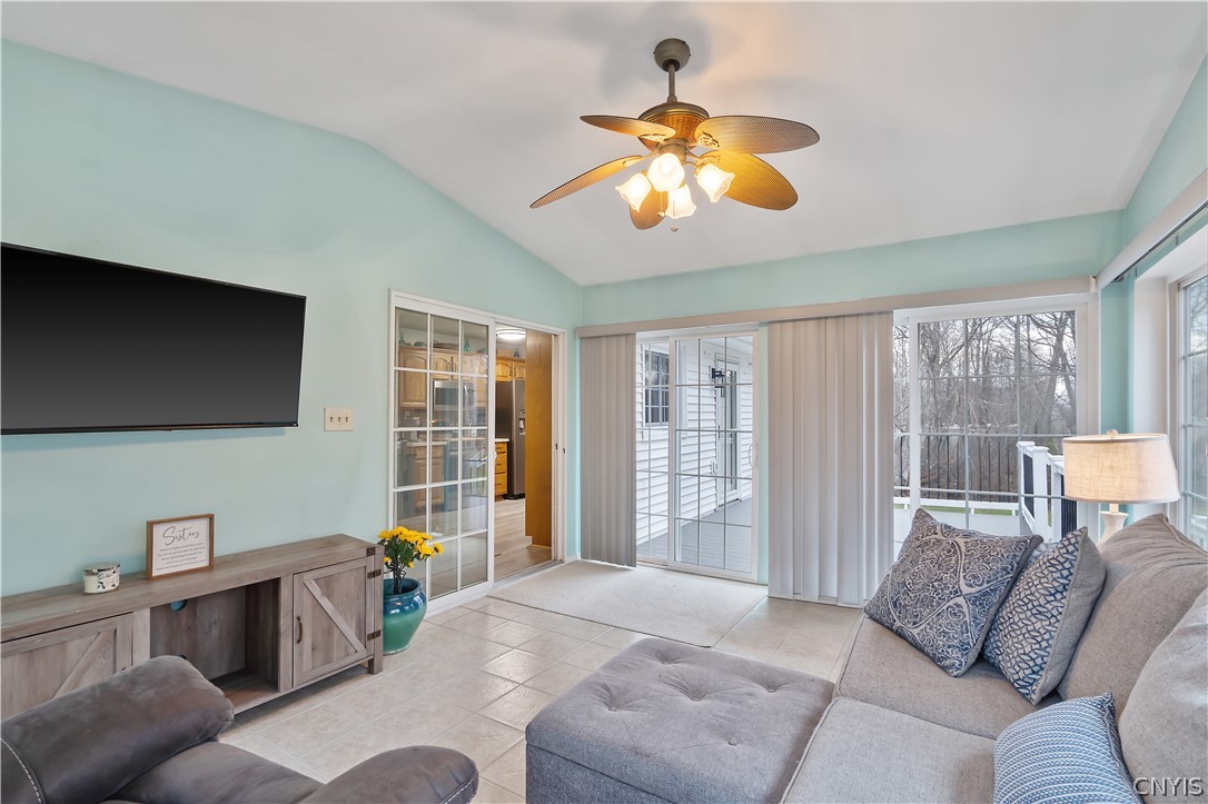 3123 County Rte 57 Volney, NY 13126 - Photo 20 of 44 Florida Room