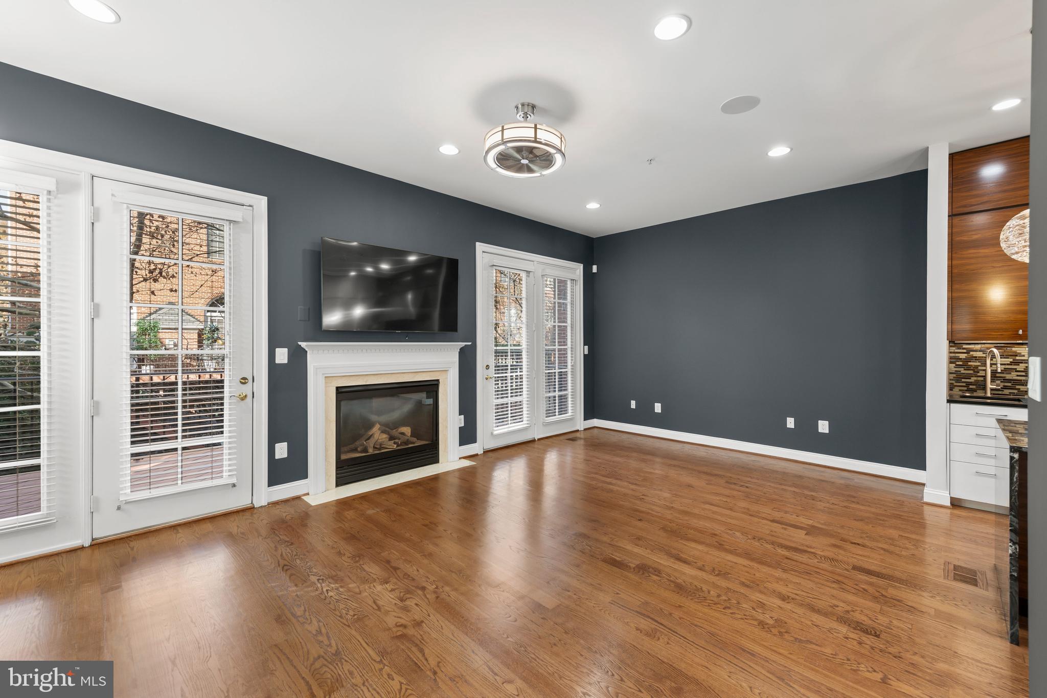 4705 Monaco Circle Bethesda, MD 20814 - Photo 3 of 22 Living Room