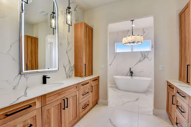 $1,350,000 | 748 Annabelle Avenue, Bulverde, TX 78163