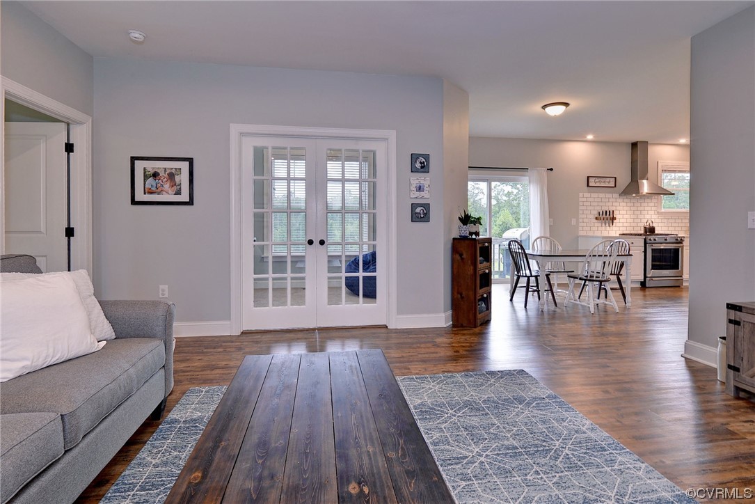 2970 Evergreen Road Providence Forge, VA 23140 - Photo 14 of 48 a living room with furniture and wooden floor