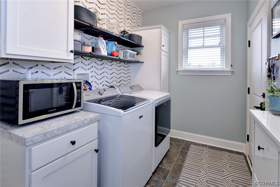 2970 Evergreen Road Providence Forge, VA 23140 - Photo 24 of 48 a kitchen with a stove and a microwave