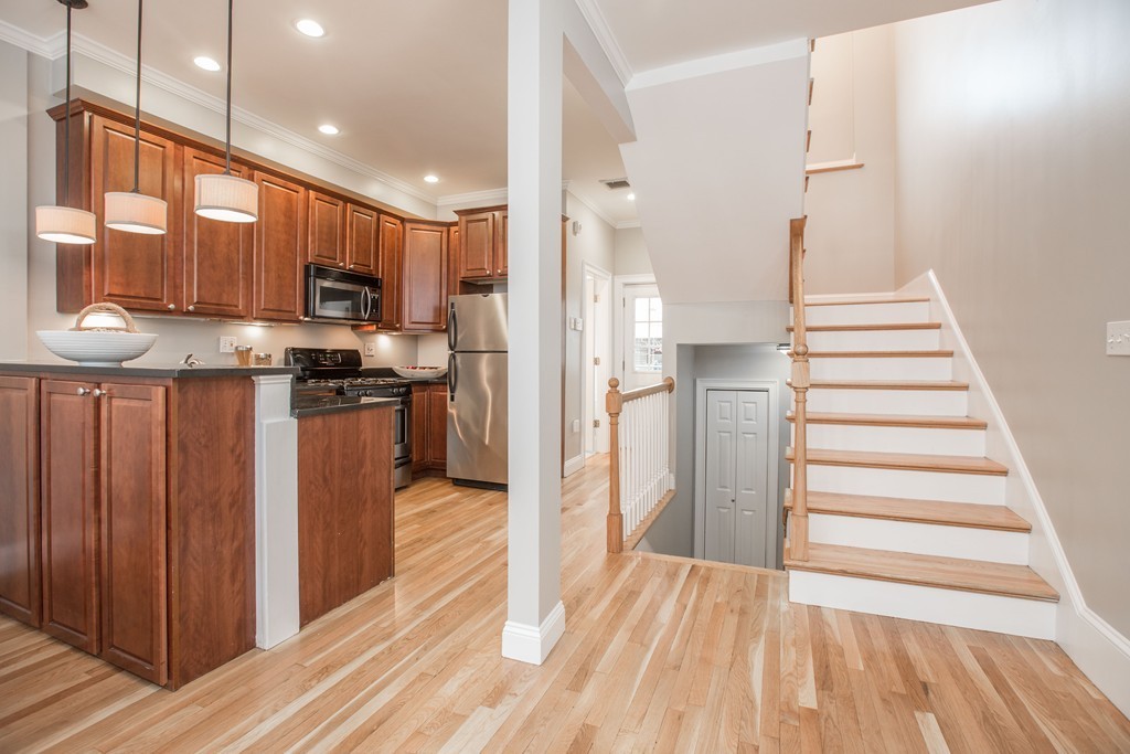 5 Colebrook Street Boston, MA 02127 - Photo 2 of 23