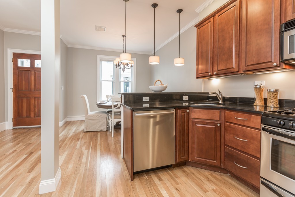 5 Colebrook Street Boston, MA 02127 - Photo 6 of 23