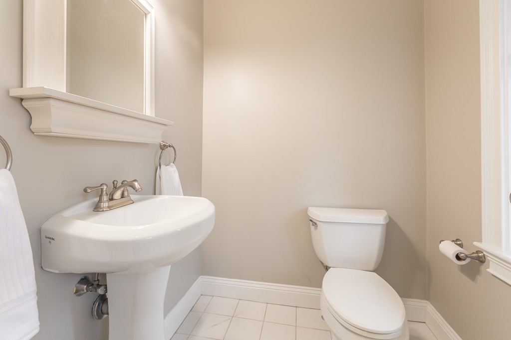 5 Colebrook Street Boston, MA 02127 - Photo 9 of 23