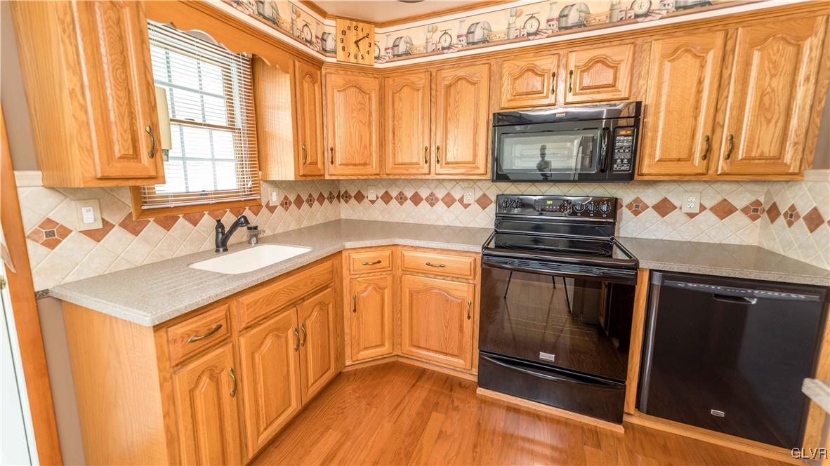 2115 Cypress Road Bethlehem, PA 18018 - Photo 12 of 30 Appliances: Convection stove and microwave, dishwa