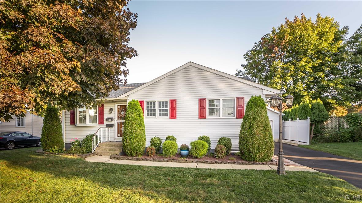 2115 Cypress Road Bethlehem, PA 18018 - Photo 2 of 30 Gallery Image 2