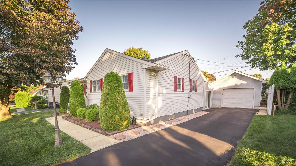 2115 Cypress Road Bethlehem, PA 18018 - Photo 3 of 30 Gallery Image 3