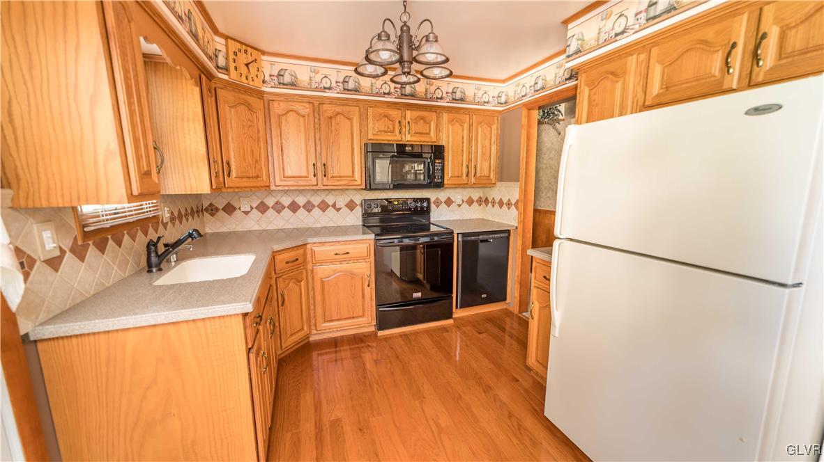 2115 Cypress Road Bethlehem, PA 18018 - Photo 8 of 30 Gallery Image 8