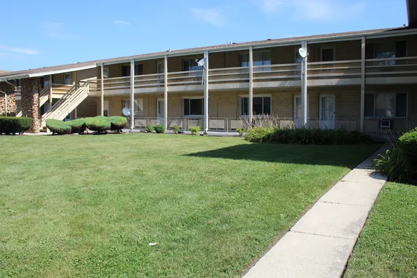 $1,150 | 14519 Keystone Avenue, Unit 5, Midlothian, IL 60445