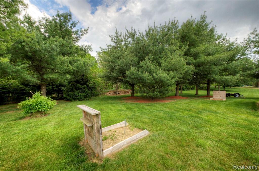 2501 Clivedon Road Howell, MI 48843 - Photo 63 of 74