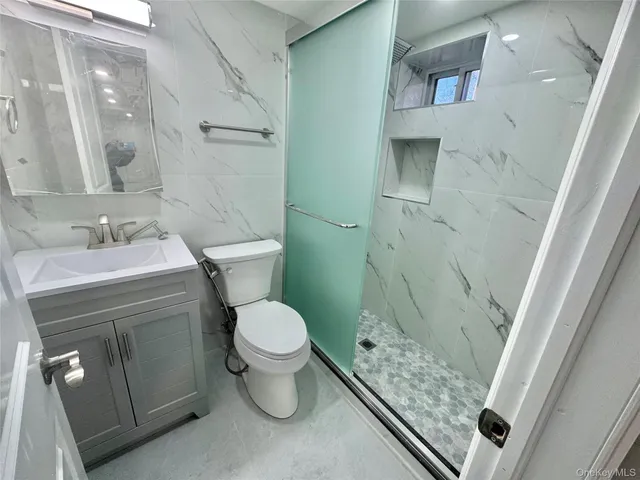 $8,370 | 32 Berkshire Road, Great Neck, NY 11023