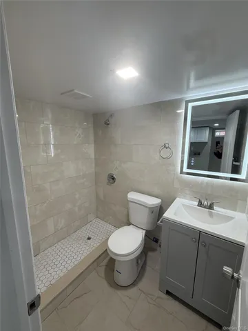 $869,000 | 111-27 209th Place | Bellaire Estates